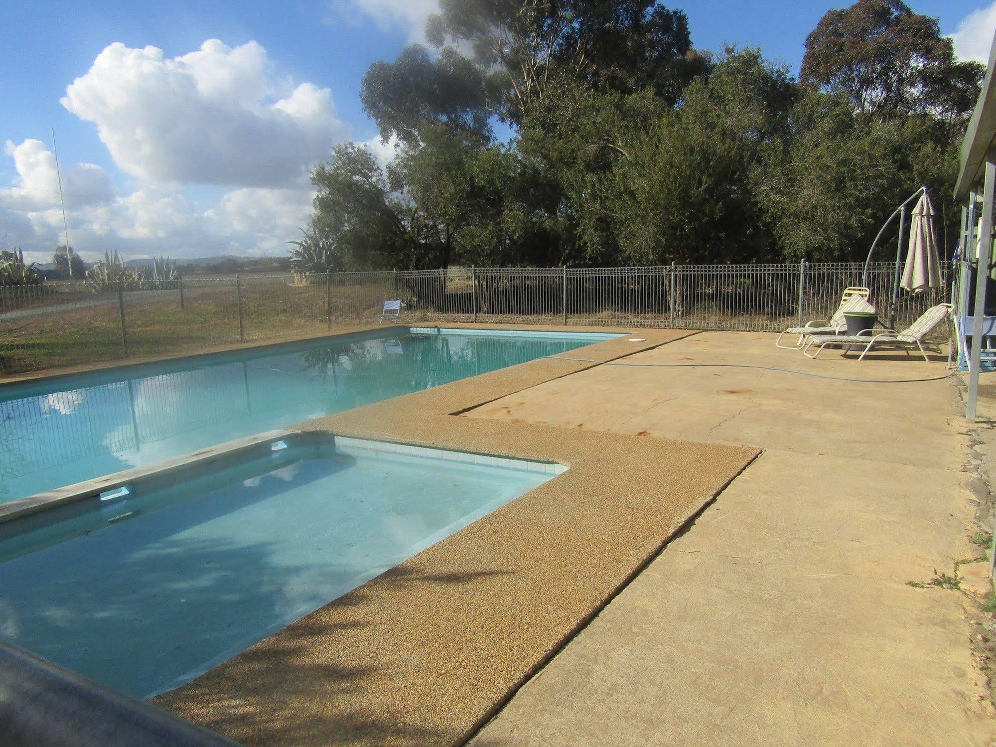 Allonville Gardens Motel Wagga Wagga Exterior foto